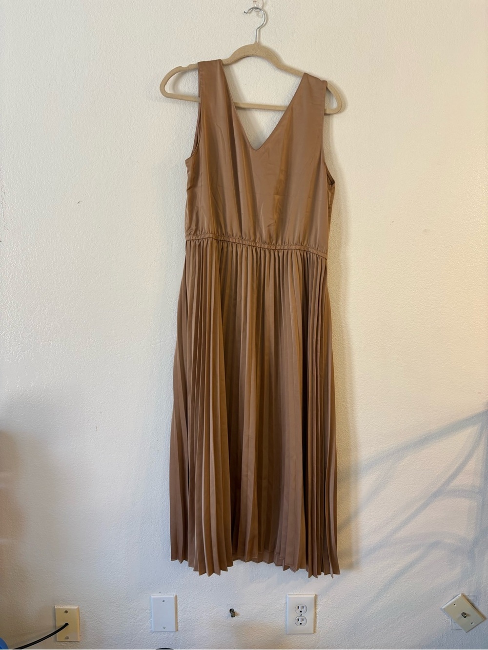 Current Air Sleeveless V-Neck Pleated Midi Dress in Brown - Picture 3 of 4